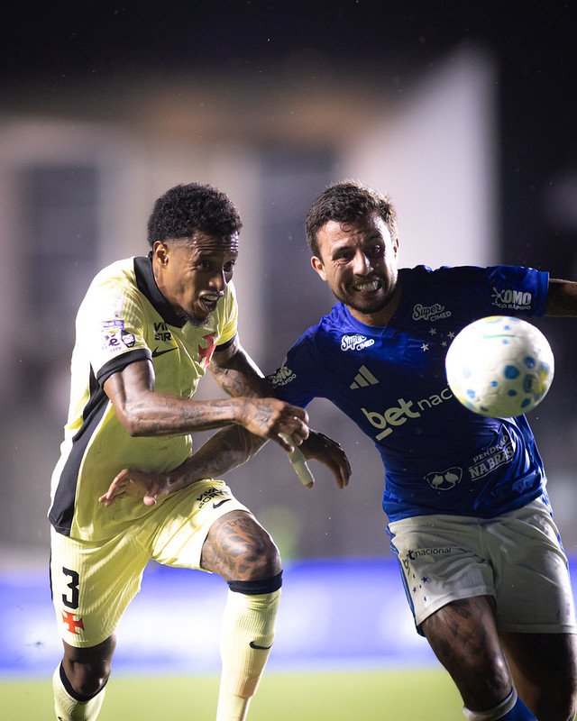 Record bate concorrente e conquista vice-liderança com Vasco x Cruzeiro no Rio de Janeiro