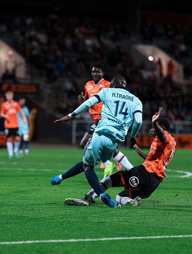 CNN transmite jogos europeus com Paris FC